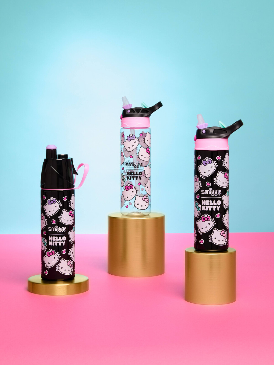 hello kitty plastic flip drink bottle 650ml